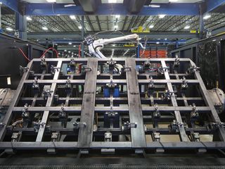Technique robotic welding cell